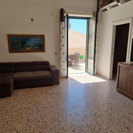 Mandralisca Holidays - Luxury Apartments Чефалу Экстерьер фото