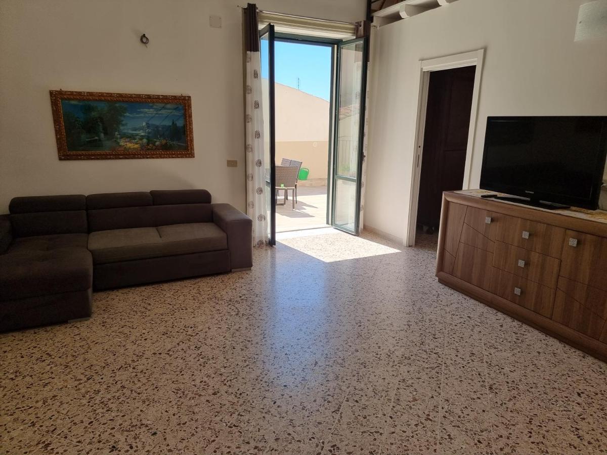 Mandralisca Holidays - Luxury Apartments Чефалу Экстерьер фото