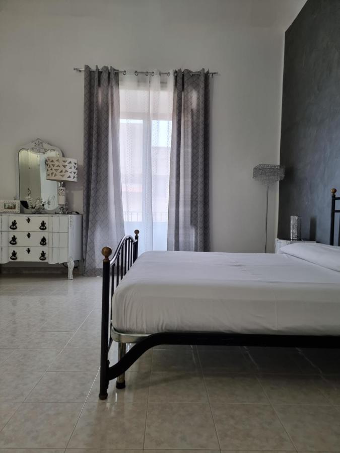 Mandralisca Holidays - Luxury Apartments Чефалу Экстерьер фото